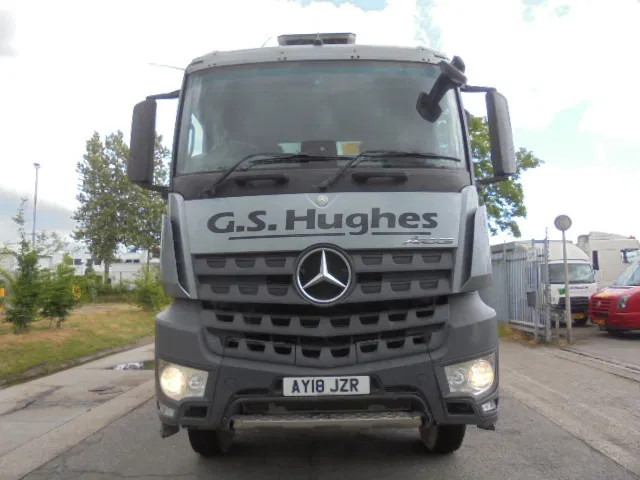 Mercedes-Benz Arocs 3340 8X4 - Camión volquete: foto 3 Mercedes-Benz Arocs 3340 8X4 - Camión volquete: foto 3