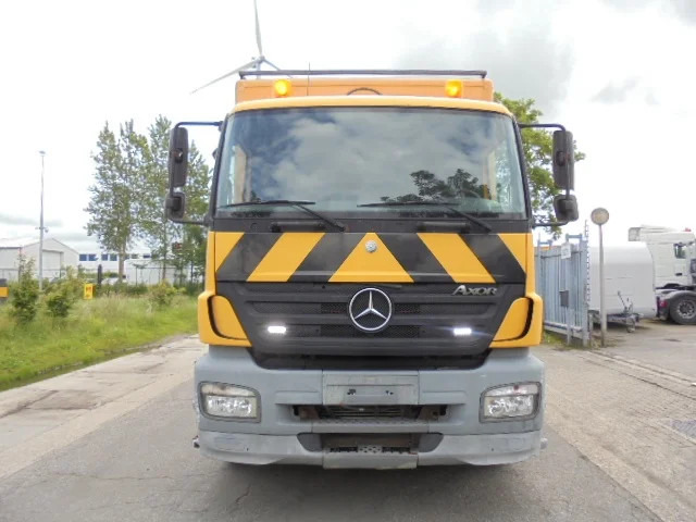 Mercedes-Benz Axor 1828 - Camión grúa: foto 2 Mercedes-Benz Axor 1828 - Camión grúa: foto 2