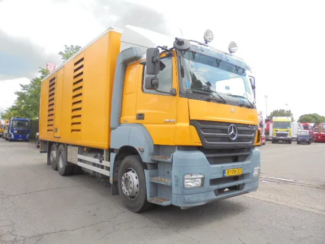 Mercedes-Benz Axor 2540 + HAMMELMAN DEUTZ - Limpieza de alcantarillado: foto 3 Mercedes-Benz Axor 2540 + HAMMELMAN DEUTZ - Limpieza de alcantarillado: foto 3