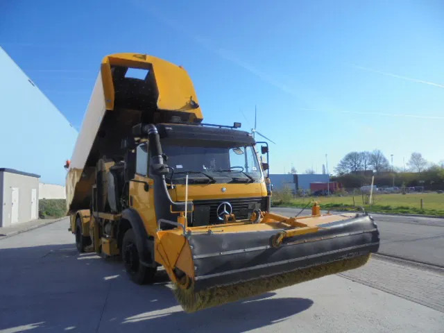 Mercedes-Benz SK 1920 NL TRUCK - Barredora vial: foto 3 Mercedes-Benz SK 1920 NL TRUCK - Barredora vial: foto 3