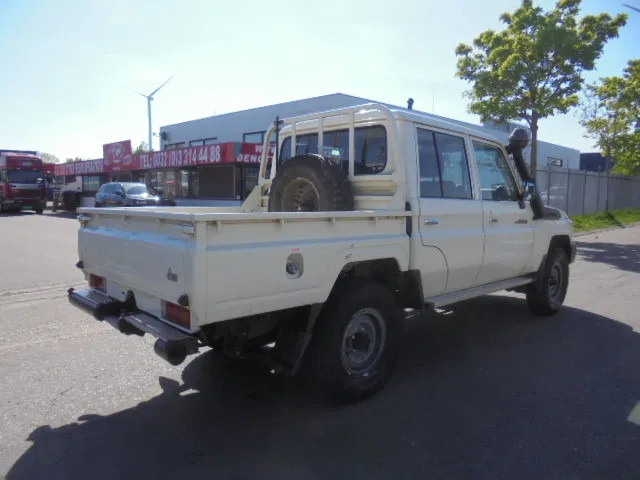 Toyota Land Cruiser HJ79L 4X4 CREWCAB PICKUP EXPORT OUTSIDE EU ONLY - Coche: foto 4 Toyota Land Cruiser HJ79L 4X4 CREWCAB PICKUP EXPORT OUTSIDE EU ONLY - Coche: foto 4