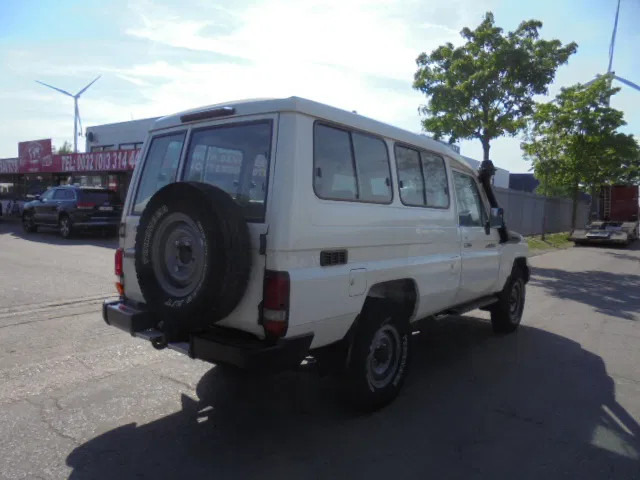 Toyota Land Cruiser HZJ78L 4X4 EXPORT OUTSIDE EU ONLY - Coche: foto 5 Toyota Land Cruiser HZJ78L 4X4 EXPORT OUTSIDE EU ONLY - Coche: foto 5