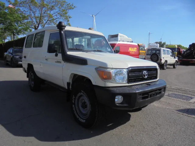 Toyota Land Cruiser HZJ78L 4X4 EXPORT OUTSIDE EU ONLY - Coche: foto 3 Toyota Land Cruiser HZJ78L 4X4 EXPORT OUTSIDE EU ONLY - Coche: foto 3