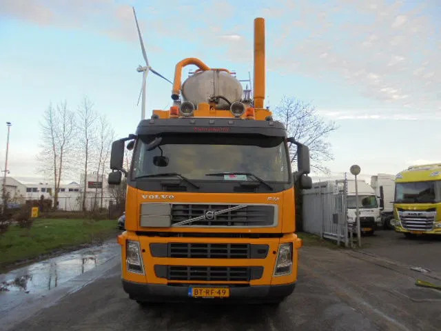 Volvo FM 400 8X4 NL TRUCK - Limpieza de alcantarillado: foto 2 Volvo FM 400 8X4 NL TRUCK - Limpieza de alcantarillado: foto 2