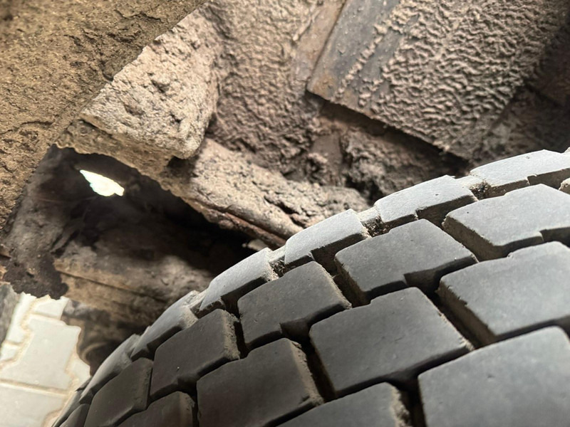 Camión cisterna para transporte de betún DAF 2800: foto 19