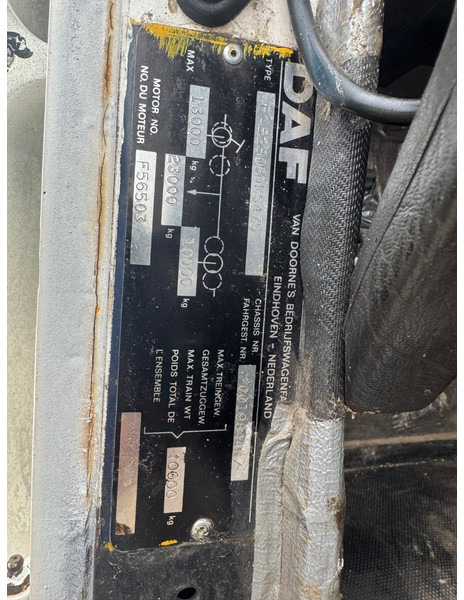 Camión cisterna para transporte de betún DAF 2800: foto 9