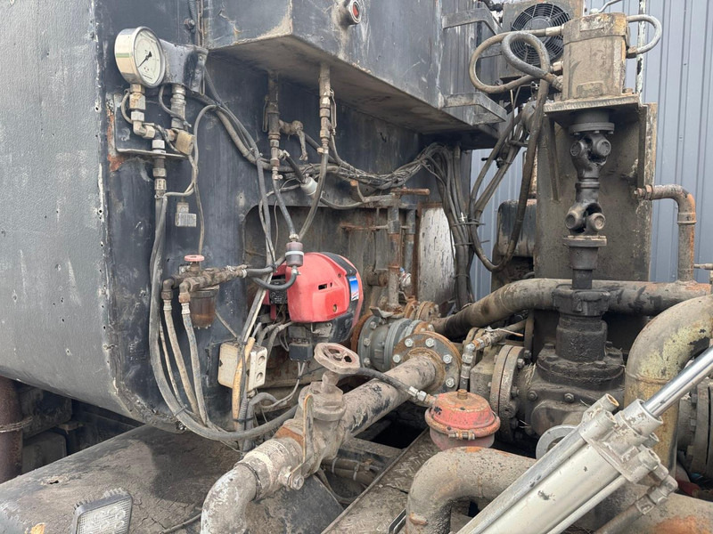 Camión cisterna para transporte de betún DAF 2800: foto 13