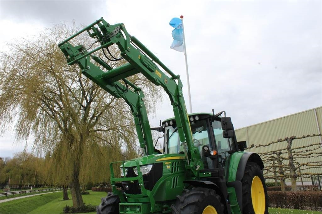 John Deere 6120M with 623R loader - Tractor: foto 2 John Deere 6120M with 623R loader - Tractor: foto 2