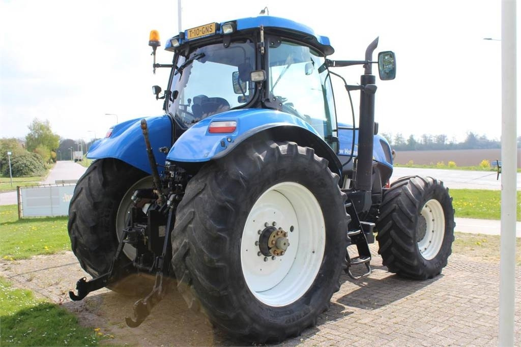New Holland T7050 - Tractor: foto 3 New Holland T7050 - Tractor: foto 3