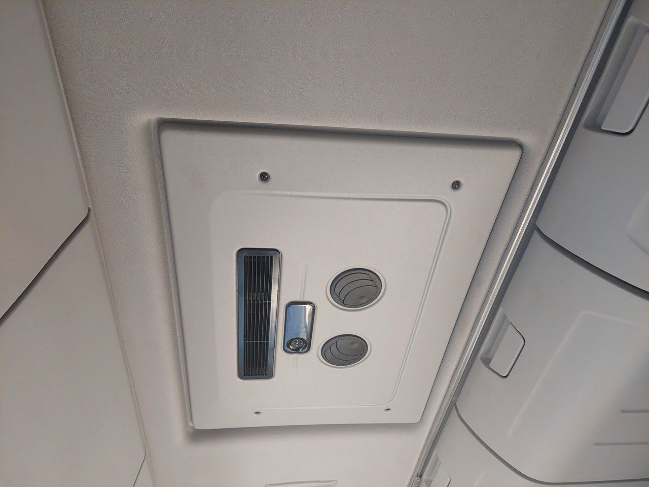 Cabeza tractora Ford F-Max 1850 LL: foto 29 Cabeza tractora Ford F-Max 1850 LL: foto 29