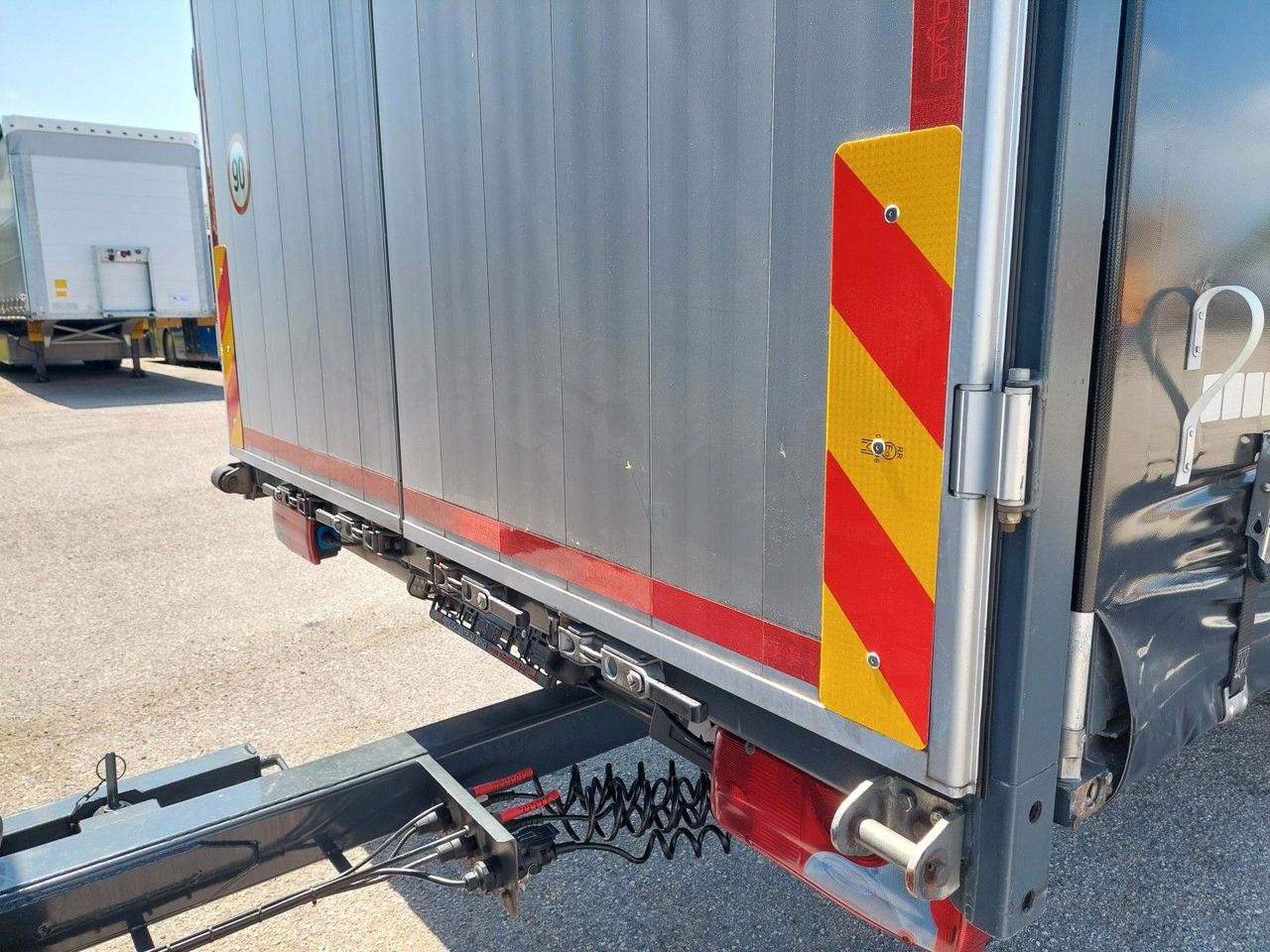 MAN TGL 12.250 BL 4x2 + Anhänger KONAR 38 Paletten - Camión lona: foto 5 MAN TGL 12.250 BL 4x2 + Anhänger KONAR 38 Paletten - Camión lona: foto 5