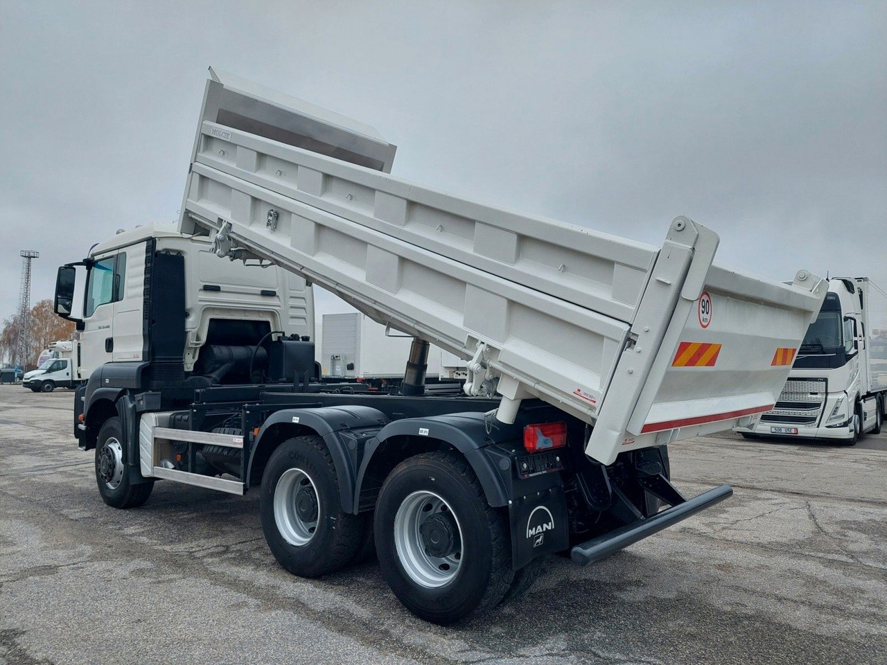 MAN TGS 33.480 6x6 BB Bordmatik - Camión volquete: foto 3 MAN TGS 33.480 6x6 BB Bordmatik - Camión volquete: foto 3