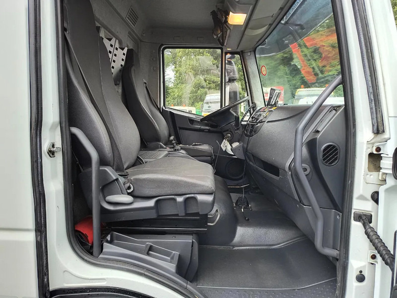 Camión Iveco EuroCargo 120 120E18 + COMET 151TAL (15 m): foto 9