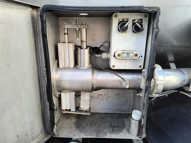Camión cisterna para transporte de leche MAN TGS 26.360 15000L INSULATED INOX TANK - 1 COMP - INTARDER: foto 18