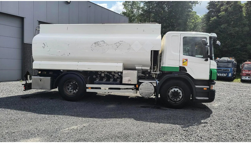 Scania P280 MANUAL GEARBOX- TANK 14000L- RETARDER - Camión cisterna: foto 3 Scania P280 MANUAL GEARBOX- TANK 14000L- RETARDER - Camión cisterna: foto 3