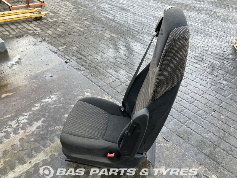 DAF CF Euro 6 - Asiento para Camión: foto 2 DAF CF Euro 6 - Asiento para Camión: foto 2