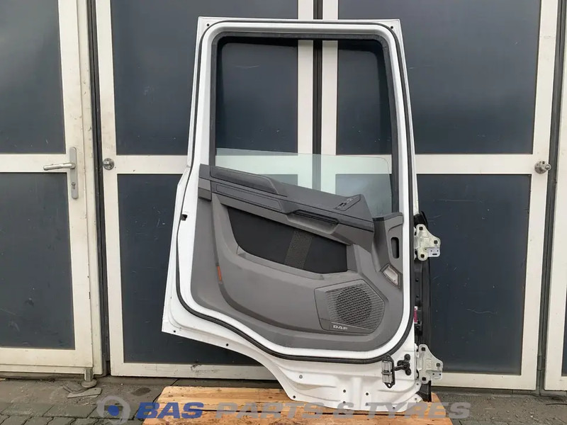 DAF XF G2 - Puerta y piezas para Camión: foto 2 DAF XF G2 - Puerta y piezas para Camión: foto 2