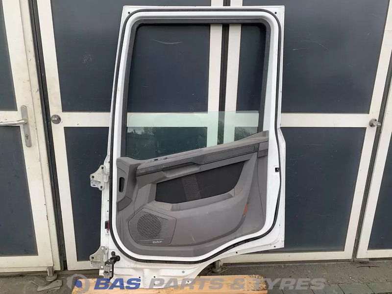 DAF XF G2 - Puerta y piezas para Camión: foto 2 DAF XF G2 - Puerta y piezas para Camión: foto 2