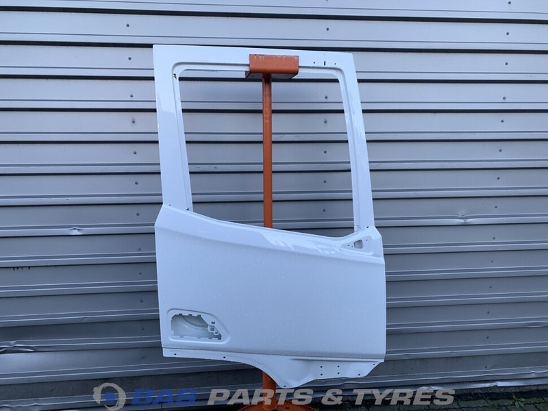 DAF XF G2 Portier Rechts DAF 2197012 - Puerta y piezas para Camión: foto 1 DAF XF G2 Portier Rechts DAF 2197012 - Puerta y piezas para Camión: foto 1
