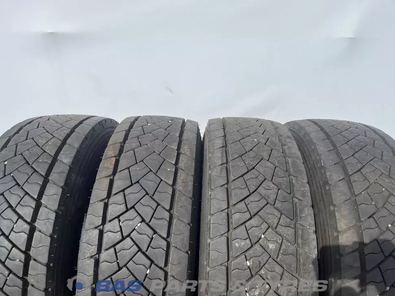 Goodyear Goodyear 285/70R19.5 KMAX D 146/144 M+S 3PMSF gebruikte set - Neumático para Camión: foto 2 Goodyear Goodyear 285/70R19.5 KMAX D 146/144 M+S 3PMSF gebruikte set - Neumático para Camión: foto 2