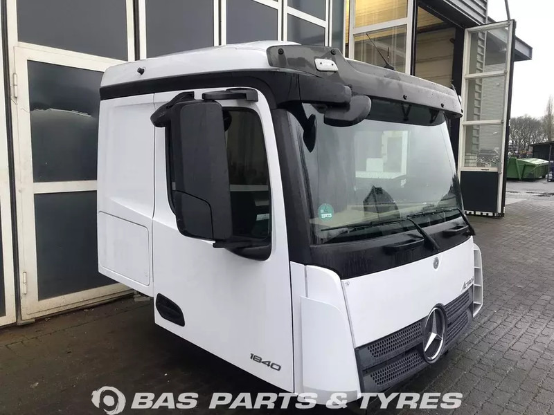 Mercedes-Benz Actros MP4 Mercedes ClassicSpace L-cab L2H1 A 000 600 10 05 - Cabina e interior para Camión: foto 2 Mercedes-Benz Actros MP4 Mercedes ClassicSpace L-cab L2H1 A 000 600 10 05 - Cabina e interior para Camión: foto 2