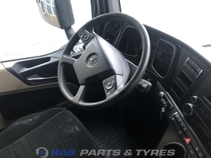 Mercedes-Benz Actros MP4 Mercedes ClassicSpace L-cab L2H1 A 000 600 10 05 - Cabina e interior para Camión: foto 5 Mercedes-Benz Actros MP4 Mercedes ClassicSpace L-cab L2H1 A 000 600 10 05 - Cabina e interior para Camión: foto 5