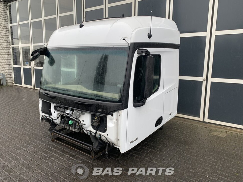 Mercedes-Benz Actros MP4 - Cabina e interior para Camión: foto 1 Mercedes-Benz Actros MP4 - Cabina e interior para Camión: foto 1