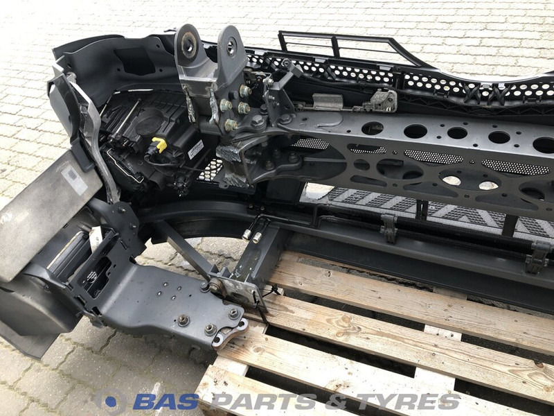 Mercedes-Benz Antos MP4 Bumper Mercedes A 960 310 23 22 - Parachoques para Camión: foto 4 Mercedes-Benz Antos MP4 Bumper Mercedes A 960 310 23 22 - Parachoques para Camión: foto 4