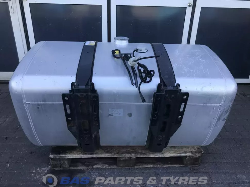 Mercedes-Benz  - Depósito de combustible para Camión: foto 3 Mercedes-Benz  - Depósito de combustible para Camión: foto 3