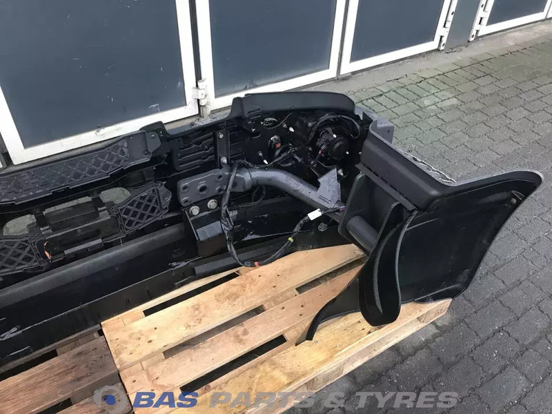 Renault D-Serie Bumper Renault 7482642303 - Parachoques para Camión: foto 5 Renault D-Serie Bumper Renault 7482642303 - Parachoques para Camión: foto 5