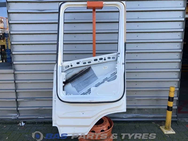 Scania R-Serie NextGen Portier Rechts Scania 2044984 - Puerta y piezas para Camión: foto 2 Scania R-Serie NextGen Portier Rechts Scania 2044984 - Puerta y piezas para Camión: foto 2