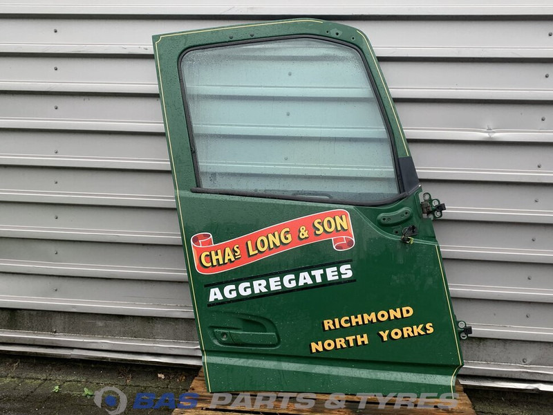 Volvo FH4 Portier Rechts Volvo 82183386 - Puerta y piezas para Camión: foto 1 Volvo FH4 Portier Rechts Volvo 82183386 - Puerta y piezas para Camión: foto 1