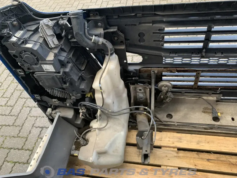 Volvo FM4 - Parachoques para Camión: foto 5 Volvo FM4 - Parachoques para Camión: foto 5