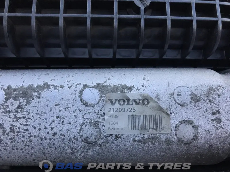 Volvo FM4 - Radiador para Camión: foto 4 Volvo FM4 - Radiador para Camión: foto 4