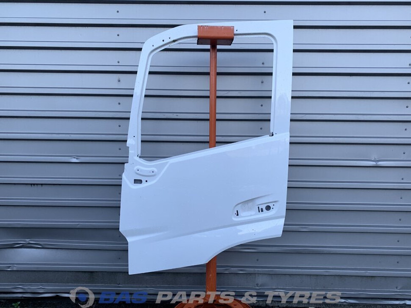 Volvo FM5 Portier Links Volvo 84232860 - Puerta y piezas para Camión: foto 1 Volvo FM5 Portier Links Volvo 84232860 - Puerta y piezas para Camión: foto 1