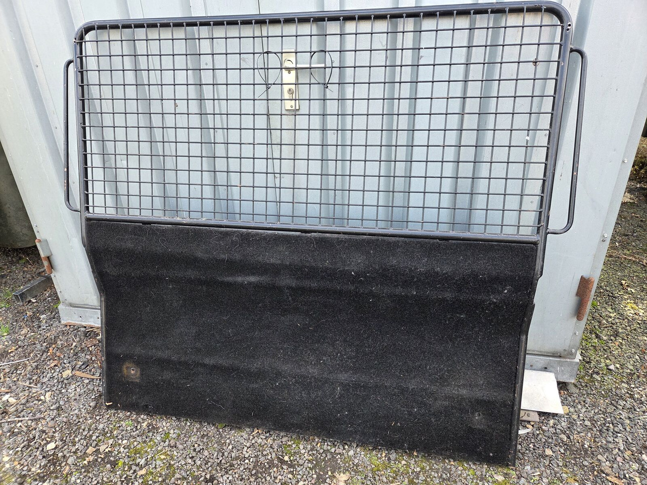 Bagagerek / hondenrek / scheidingswand G klasse Mercedes-Benz voor Mercedes-Benz G klasse W463, W461, W460 auto - Carrocería y exterior para Camión: foto 1 Bagagerek / hondenrek / scheidingswand G klasse Mercedes-Benz voor Mercedes-Benz G klasse W463, W461, W460 auto - Carrocería y exterior para Camión: foto 1