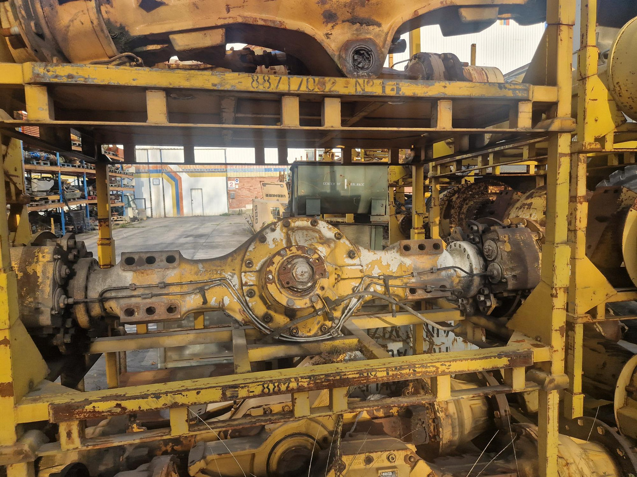 EJE DELANTERO/TRASERO DE VOLVO A25C - Eje y piezas para Maquinaria de construcción: foto 1 EJE DELANTERO/TRASERO DE VOLVO A25C - Eje y piezas para Maquinaria de construcción: foto 1