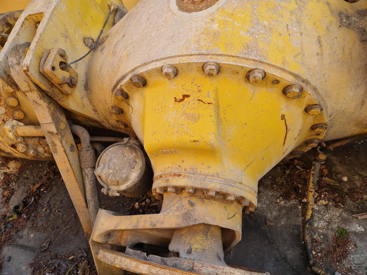 EJE TRASERO KOMATSU KWA055HD-4 - Eje y piezas para Maquinaria de construcción: foto 3 EJE TRASERO KOMATSU KWA055HD-4 - Eje y piezas para Maquinaria de construcción: foto 3