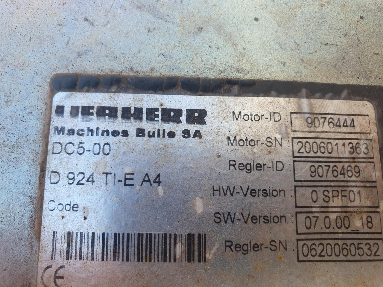 LIEBHERR D924 TI E A4 - Motor para Maquinaria de construcción: foto 3 LIEBHERR D924 TI E A4 - Motor para Maquinaria de construcción: foto 3