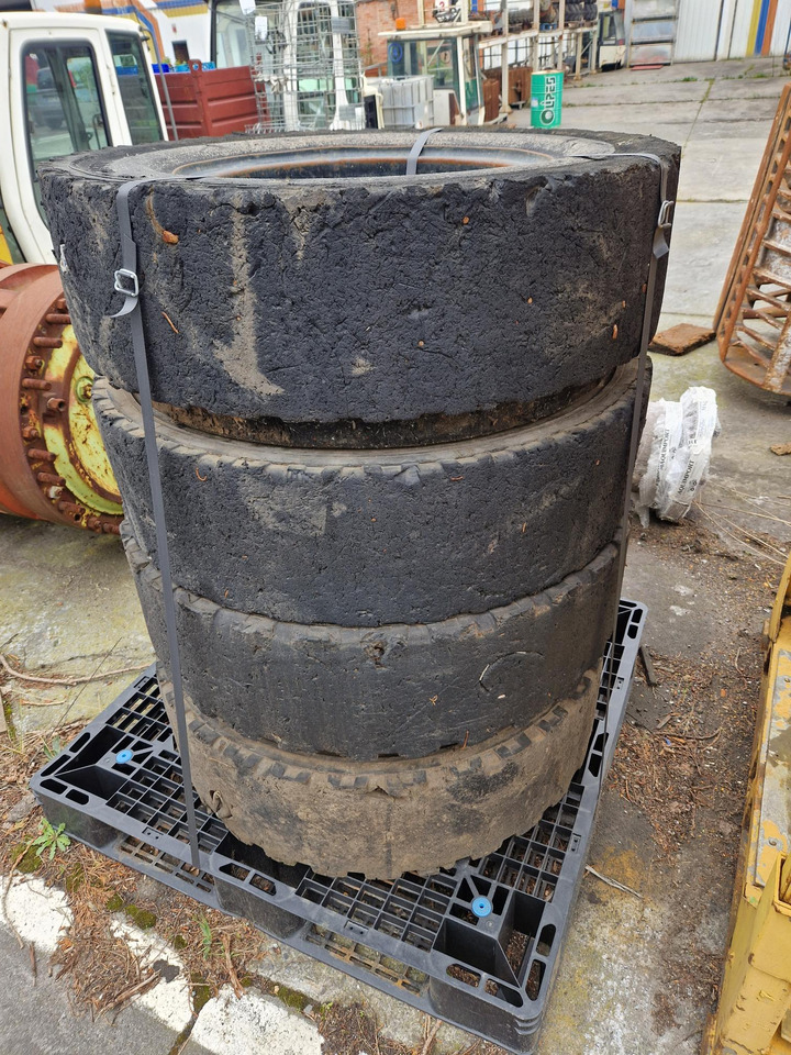 NEUMATICOS MACIZOS 10.00X20 - Rueda completa para Maquinaria de construcción: foto 1 NEUMATICOS MACIZOS 10.00X20 - Rueda completa para Maquinaria de construcción: foto 1
