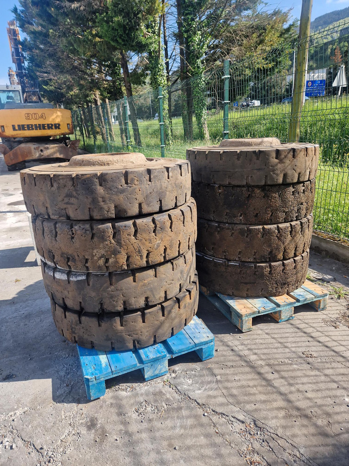 RUEDAS MACIZAS 12.00R20 - Rueda completa para Maquinaria de construcción: foto 3 RUEDAS MACIZAS 12.00R20 - Rueda completa para Maquinaria de construcción: foto 3