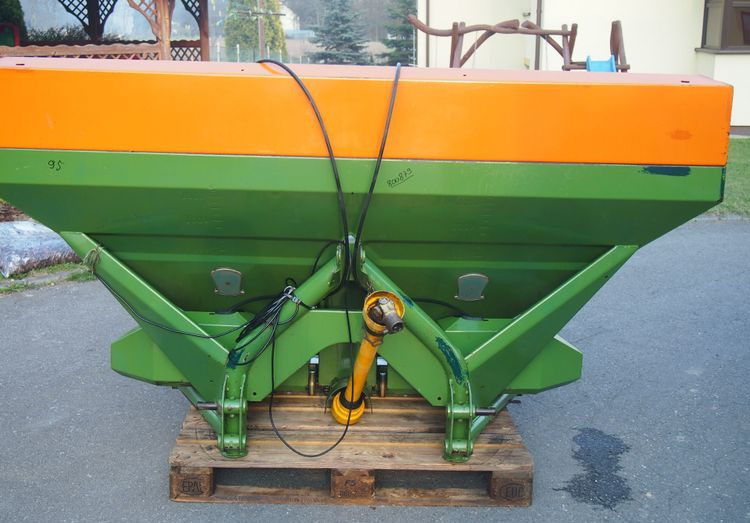 Rozsiewacz nawozów Amazone ZU-A1801 18m Rozsiewacz nawozów Amazone - Esparcidor de fertilizantes: foto 5 Rozsiewacz nawozów Amazone ZU-A1801 18m Rozsiewacz nawozów Amazone - Esparcidor de fertilizantes: foto 5