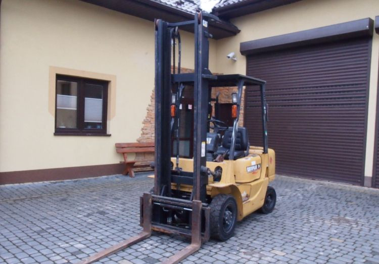 Wózek widłowy Catepillar DP25K 2002 DUPLEX - Carretilla elevadora diésel: foto 2 Wózek widłowy Catepillar DP25K 2002 DUPLEX - Carretilla elevadora diésel: foto 2