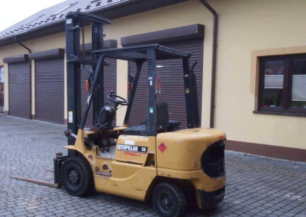 Wózek widłowy Catepillar DP25K 2002 DUPLEX - Carretilla elevadora diésel: foto 4 Wózek widłowy Catepillar DP25K 2002 DUPLEX - Carretilla elevadora diésel: foto 4