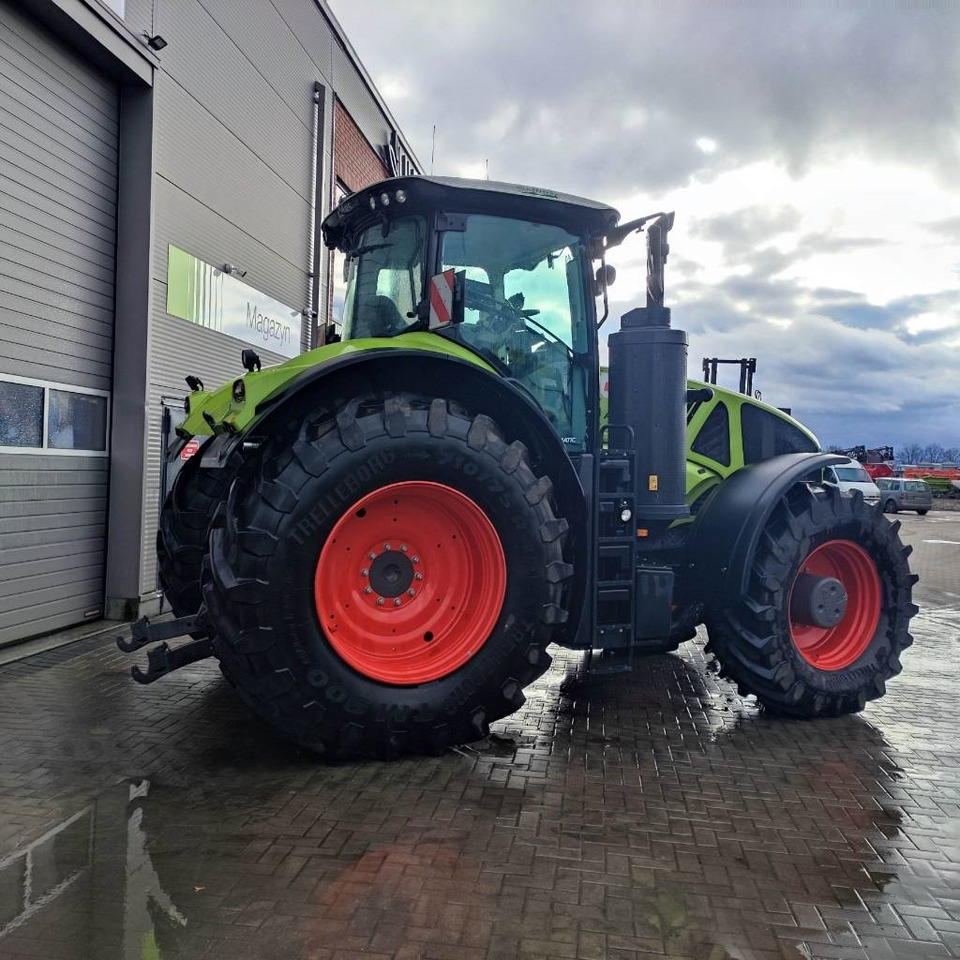 Tractor Claas Axion 930: foto 12