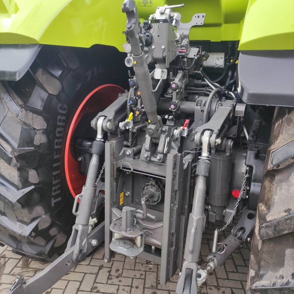 Tractor Claas Axion 930: foto 17
