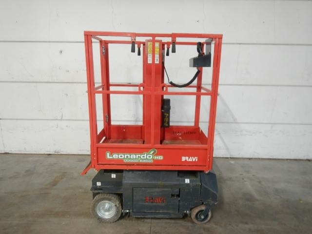 Bravi Lui Mini HD - Plataforma de mástil vertical: foto 1 Bravi Lui Mini HD - Plataforma de mástil vertical: foto 1