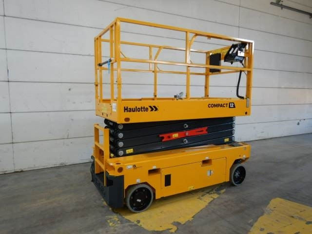 Haulotte Compact 12 AE - Plataforma de tijeras: foto 2 Haulotte Compact 12 AE - Plataforma de tijeras: foto 2