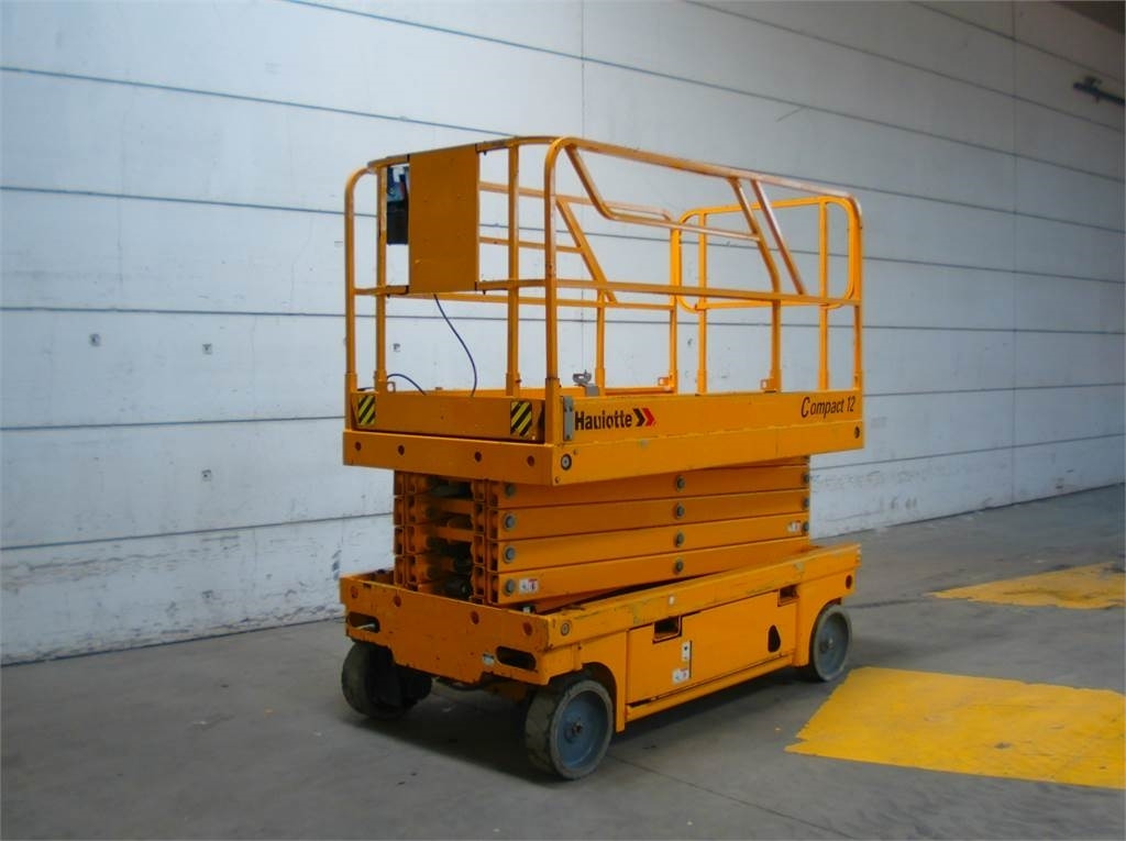 Haulotte Compact 12 - Plataforma de tijeras: foto 4 Haulotte Compact 12 - Plataforma de tijeras: foto 4