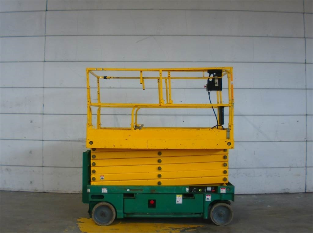 Haulotte Compact 14 - Plataforma de tijeras: foto 1 Haulotte Compact 14 - Plataforma de tijeras: foto 1